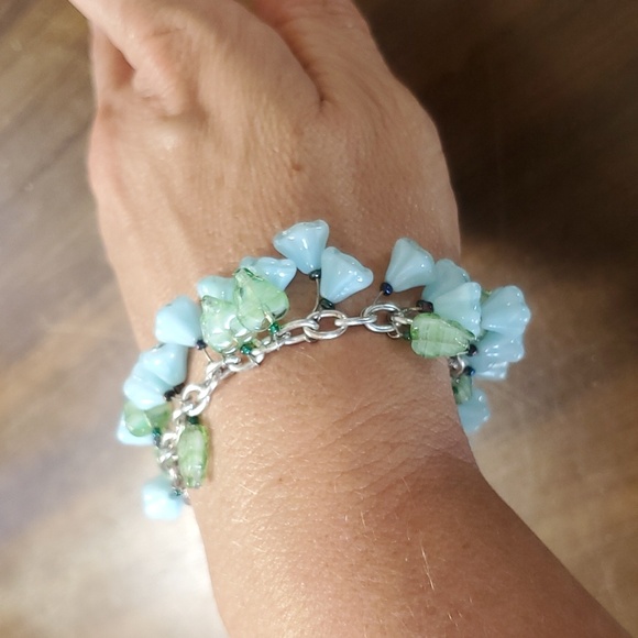 Charm 7" Bracelet Handmade Aqua Teal Green Flower Leaf Czech Glass Beads Beaded - Picture 1 of 11